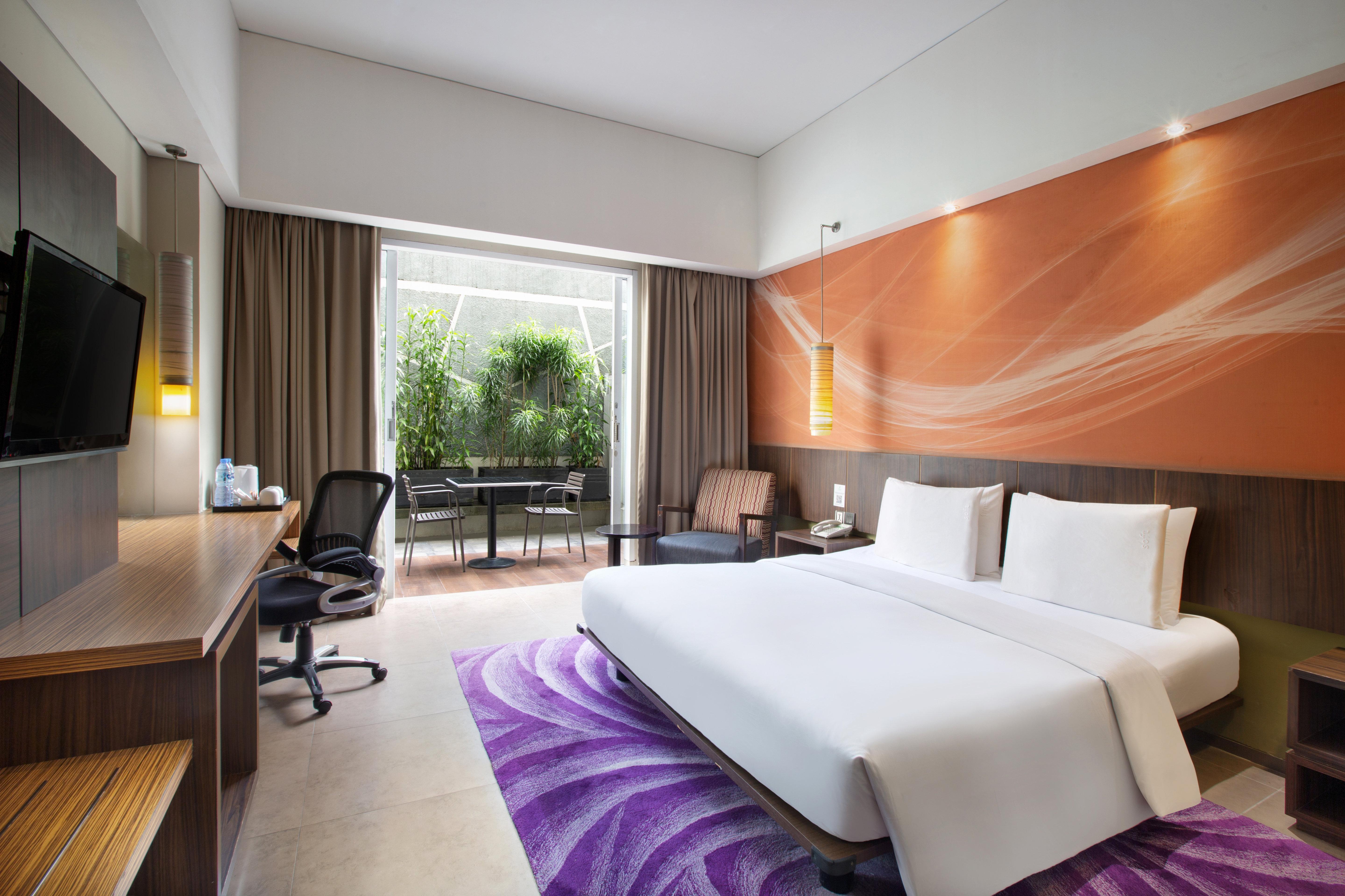 Holiday Inn Bandung Pasteur By Ihg Exterior foto