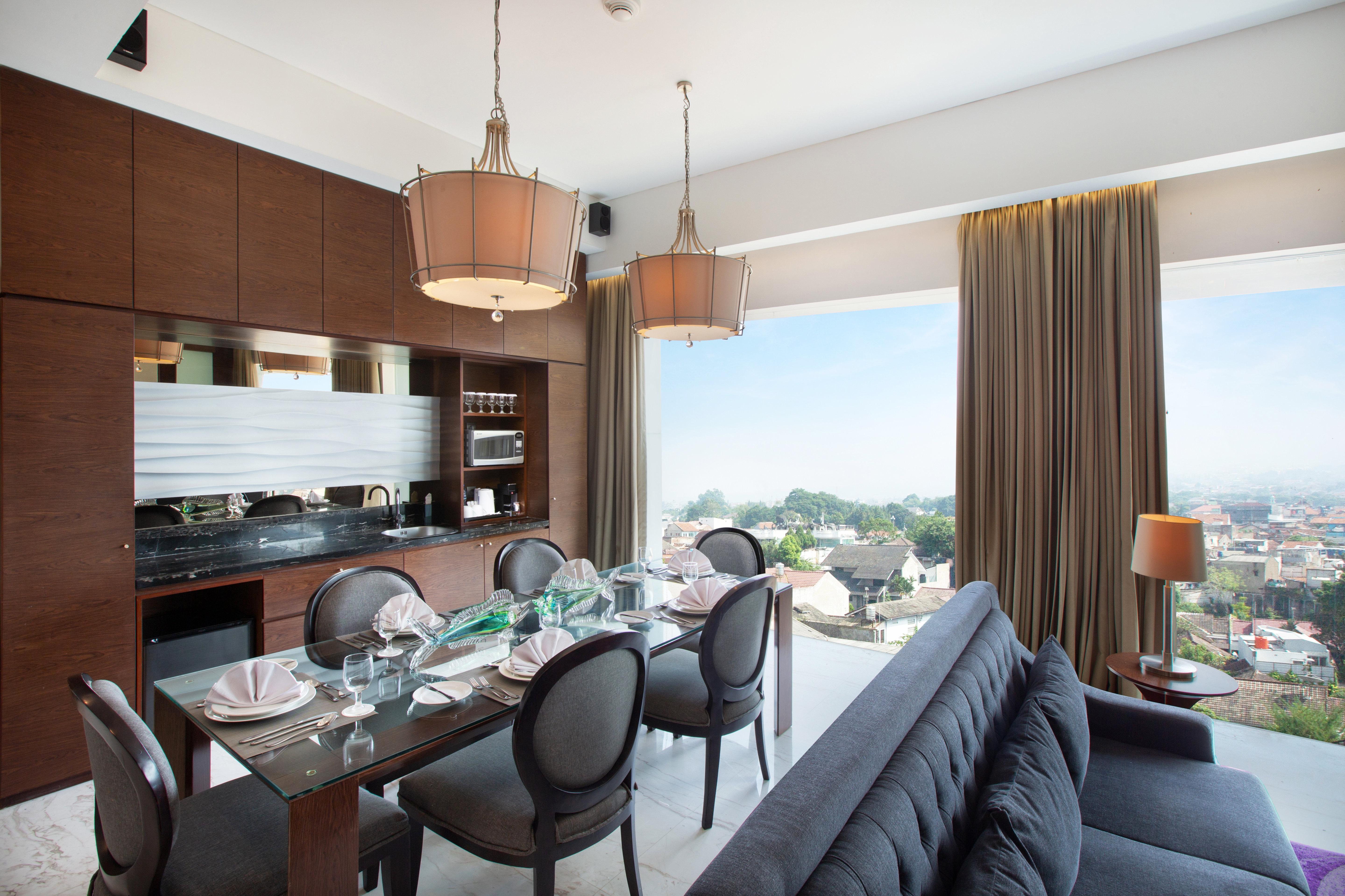 Holiday Inn Bandung Pasteur By Ihg Exterior foto
